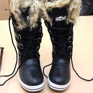 Black winter snow boots!